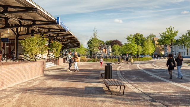 De westelijke ingang van station Naarden-Bussum is af!