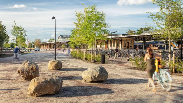 De westelijke ingang van station Naarden-Bussum is af!